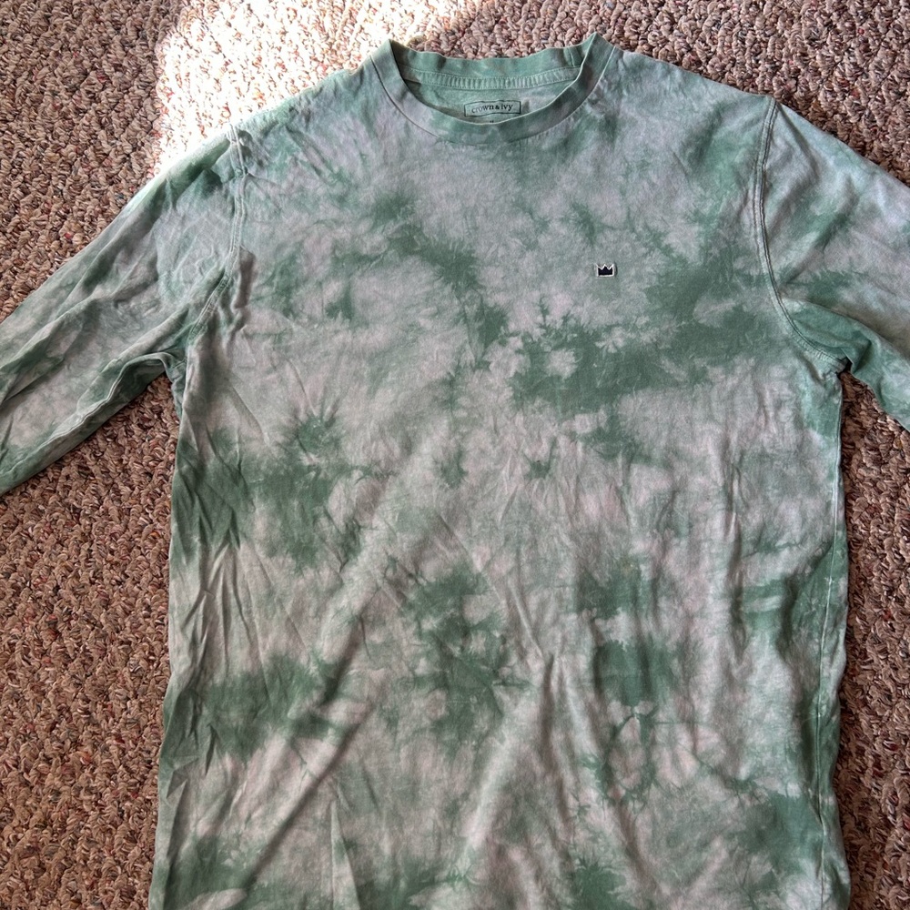 💚3/$25 crown & ivy Green Tie-Dye Long Sleeve Tee medium